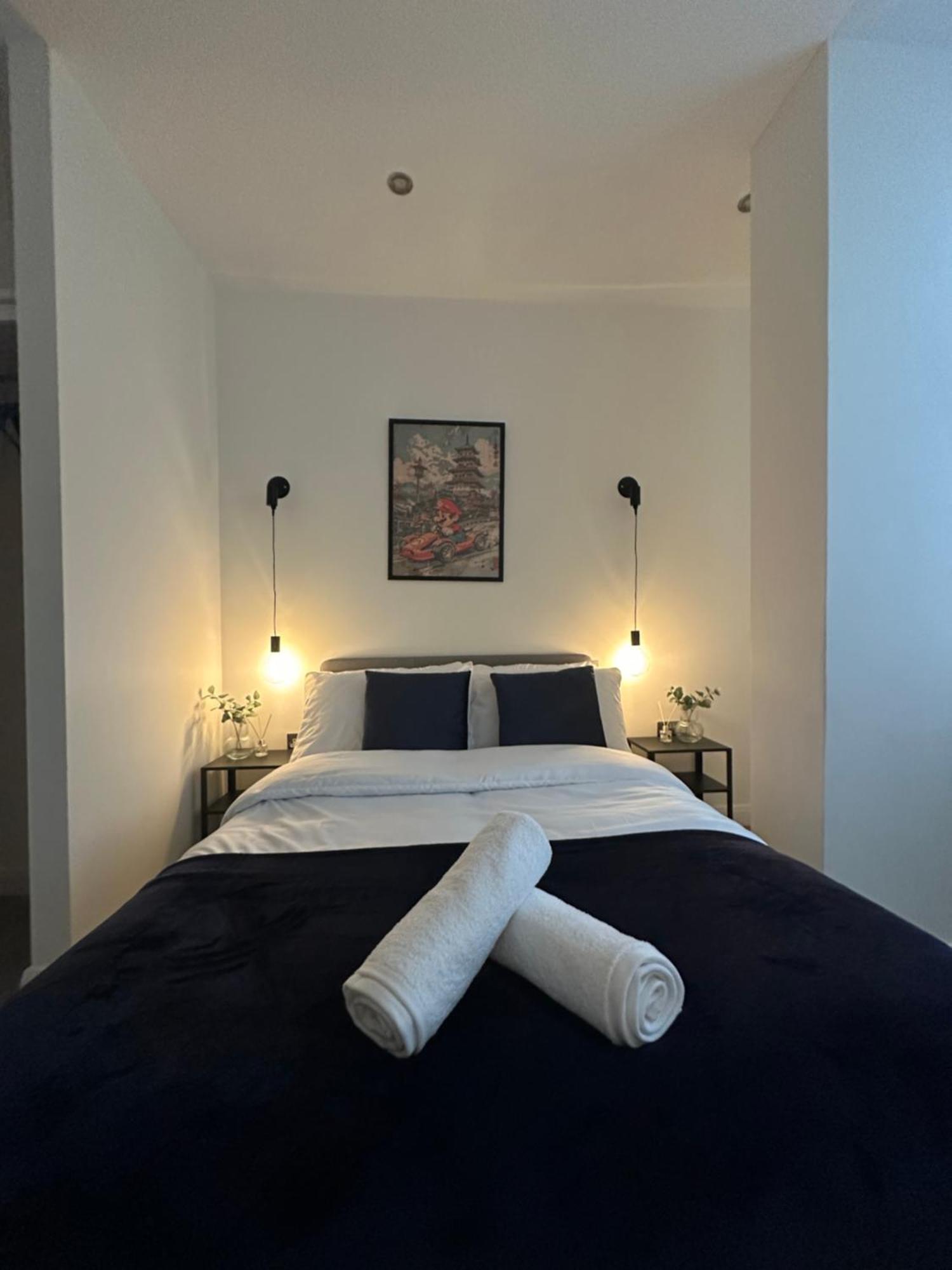 Retro Suite A Luxury Apartment With King Size Bed Wii Games And Entertainment لايستر المظهر الخارجي الصورة